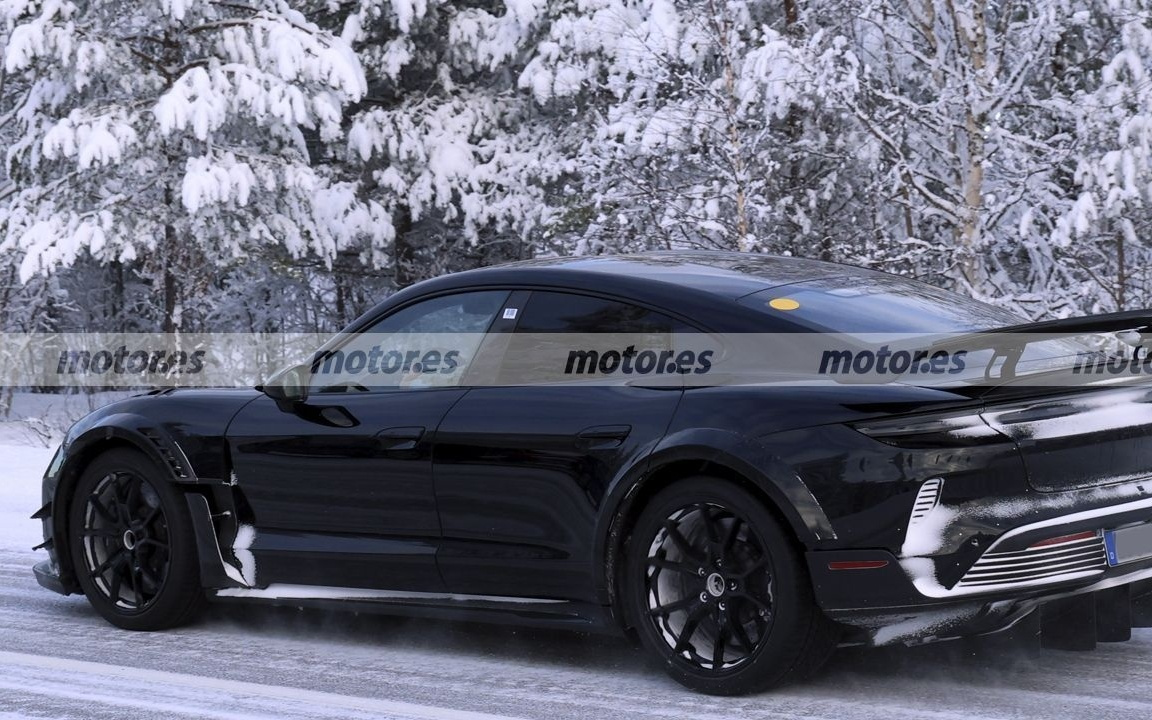 保时捷新款高性能Taycan实车曝光，剑指7分钟内跑完纽北赛道