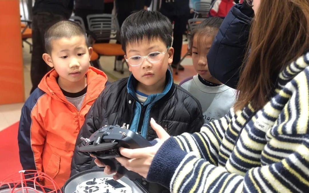 科创燃梦，2026青少年科创即时挑战体验日活力开启