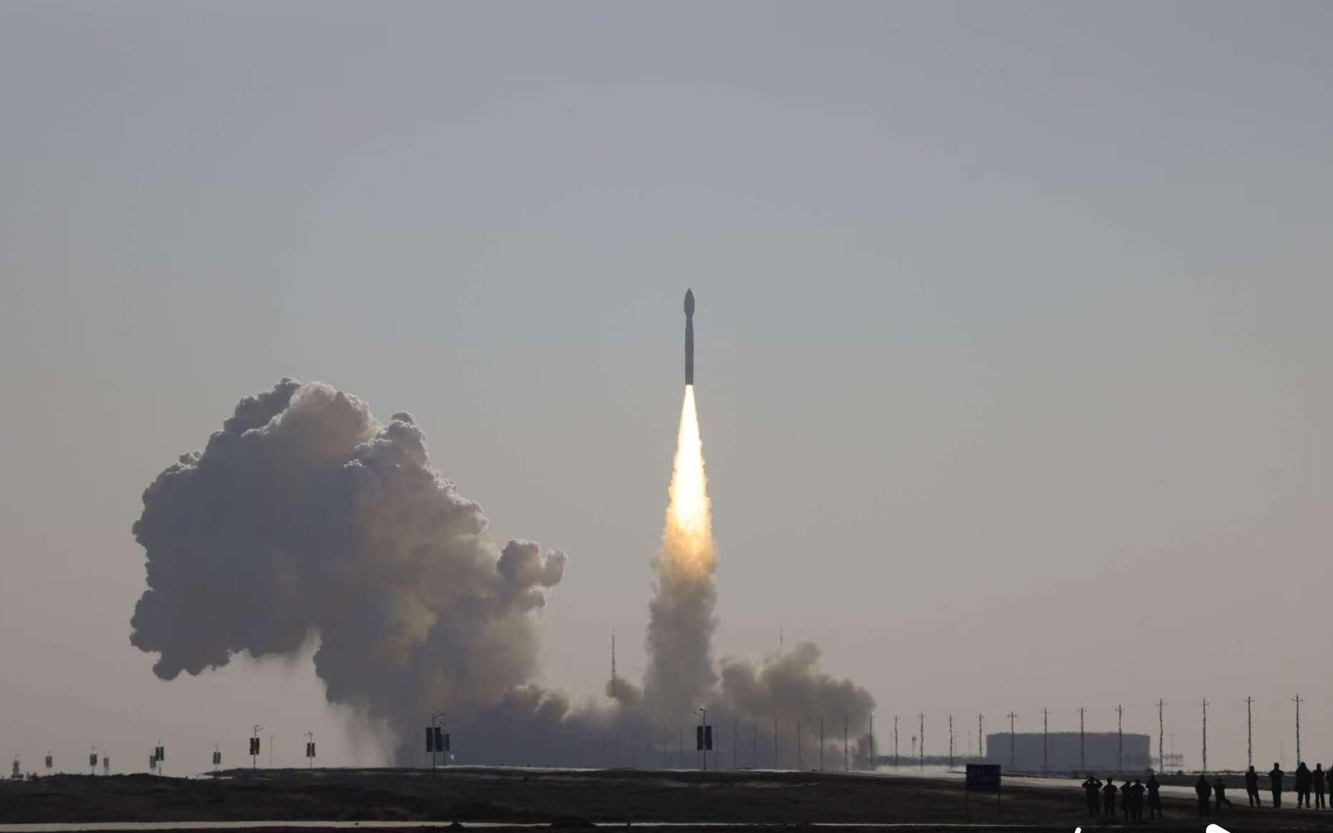 中山大学学生自主研制立方星在酒泉成功发射