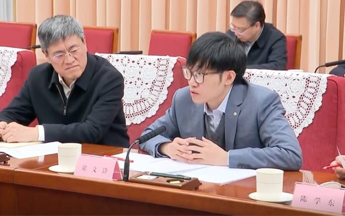 梁文锋署名DeepSeek新论文,“突破GPU内存限制”