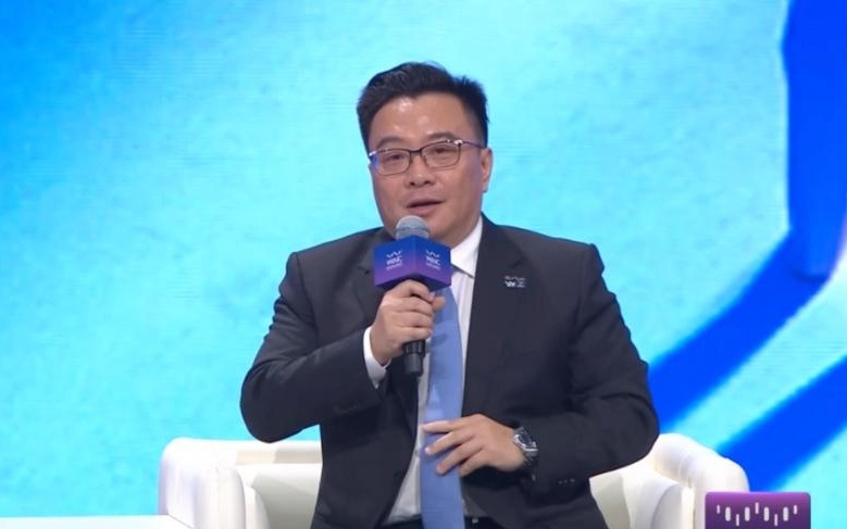 诺奖得主Hinton中国首讲，金句频出：人类或是大语言模型！一文看尽WAIC开幕式干货
