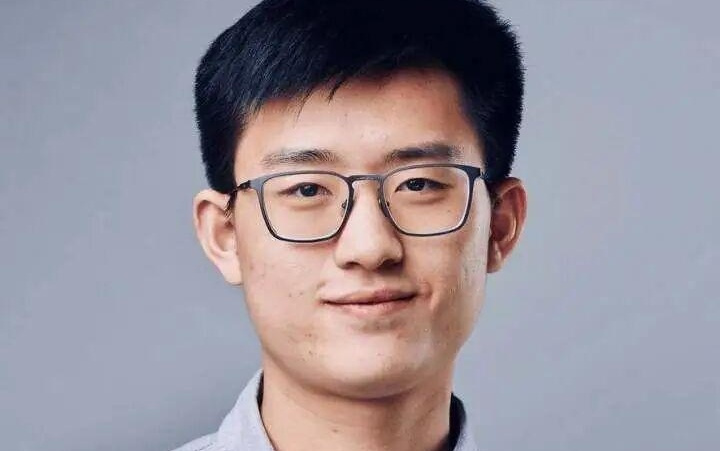 今天的AI圈，主角是两个95后天才