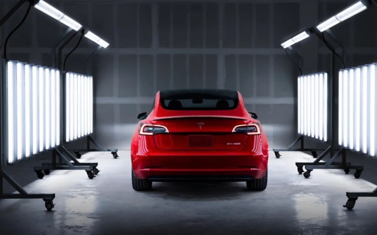 特斯拉2026年Q1全球生产超40.8万辆电动车，交付超35.8万