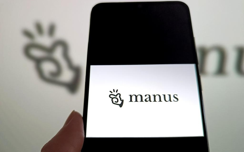 Manus官网显示“在你所在地区不可用”，多个社交账号清空内容