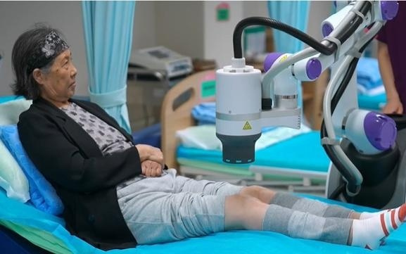 大道之行 | “银发浪潮”遇上AI科技 机器人伴老人老有所养、老有所乐