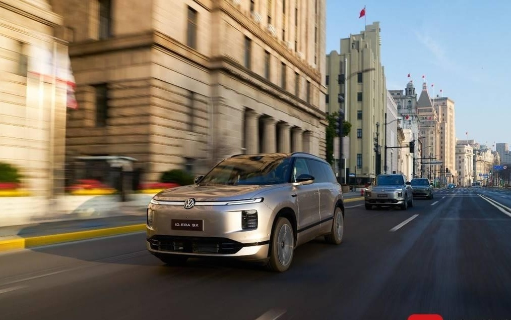 增程SUV技术竞赛升级：“物理AI”上车，30万级市场迎来合资反攻｜北京车展