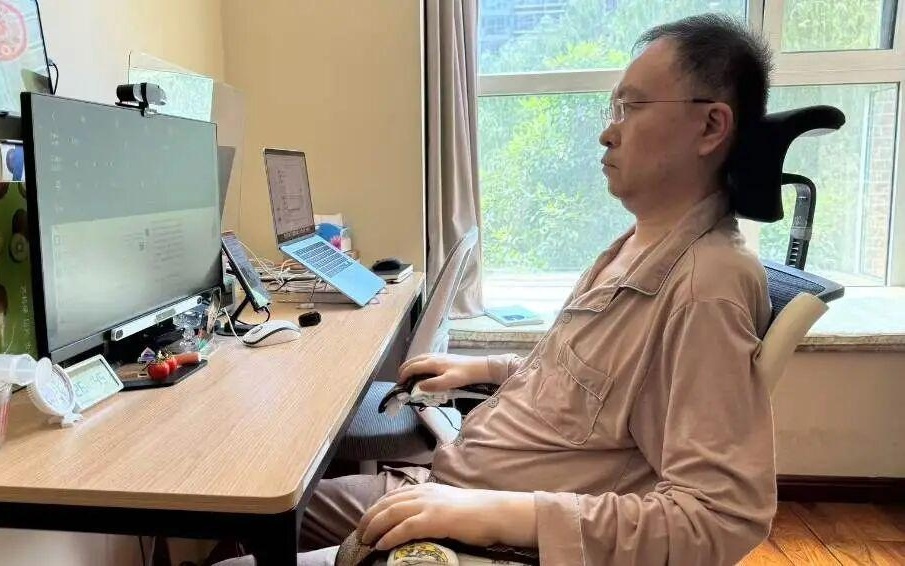 与京东原副总裁、渐冻症患者蔡磊的特殊“对话”