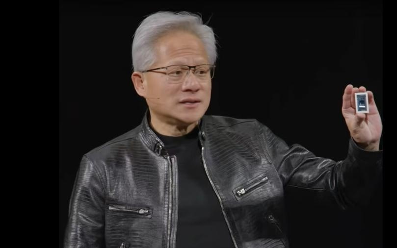 黄仁勋发布“智能体电脑”背后的商机:数据不出机,Token全免费