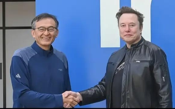 1年股价涨7倍，这个华人让“美国国企”起死回生