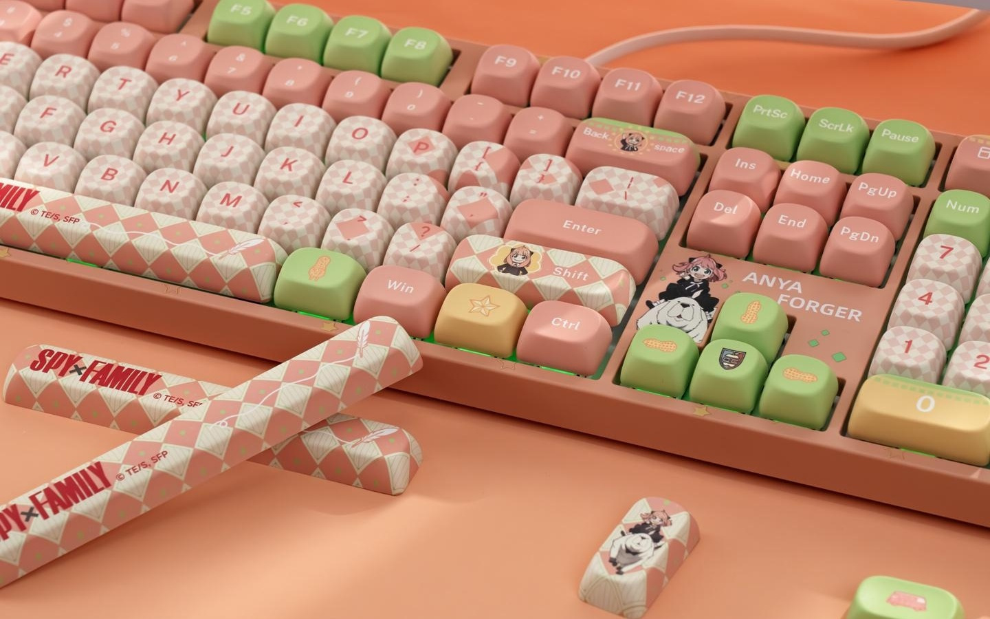 Akko推出5108B Plus《间谍过家家》阿尼亚联名三模键盘，399元