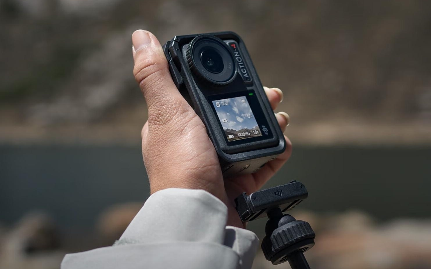 智能早报丨“大空头”做空英伟达与Palantir；苹果中国严控线下经销商线上销售