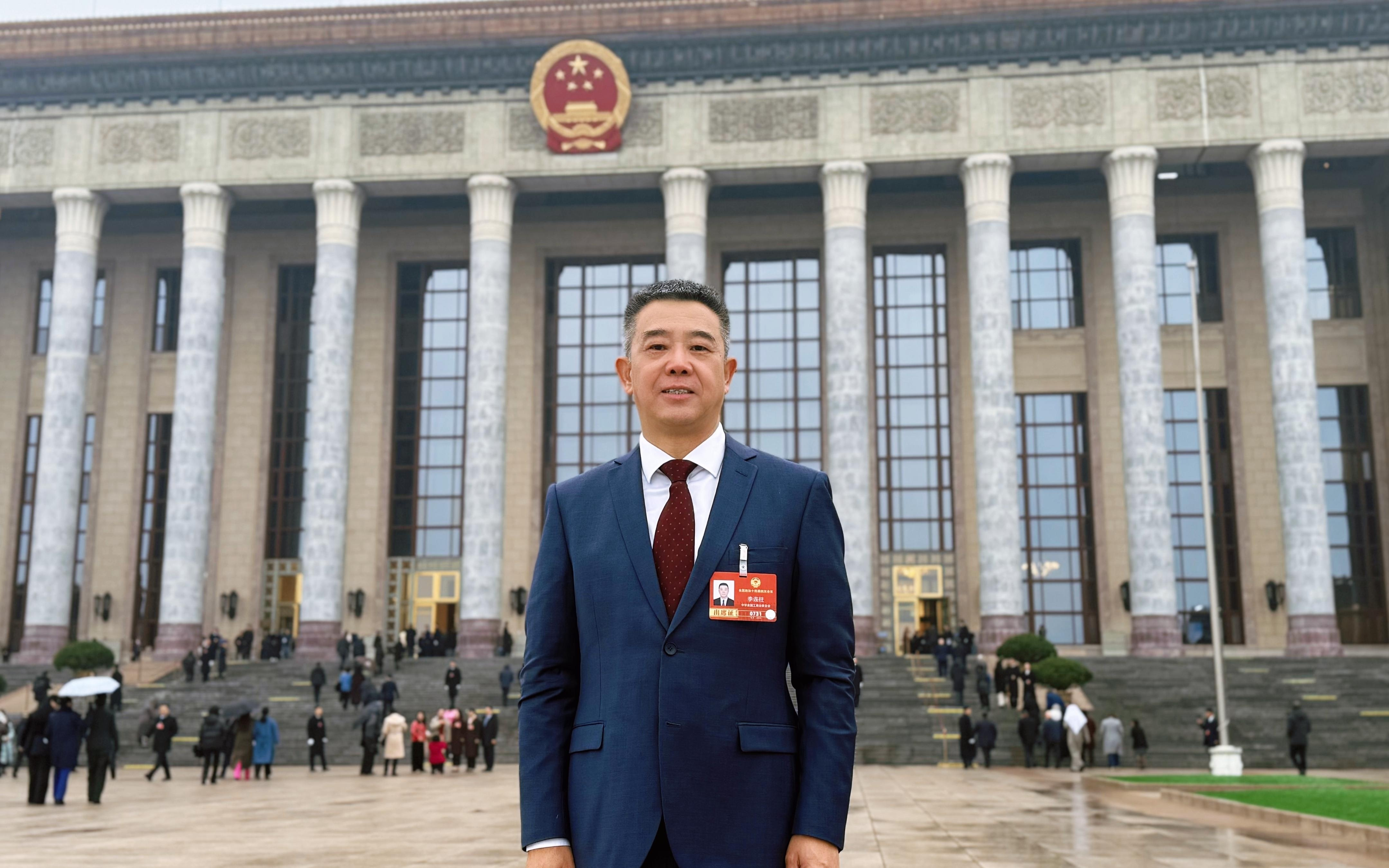 独居和空巢老人超1.3亿，全国政协委员、尚品宅配李连柱：建议加快培育家庭陪伴机器人产业