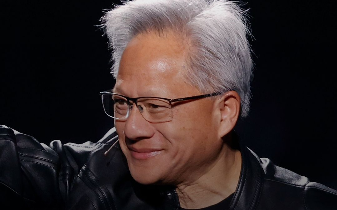 老黄封神！英伟达市值首破4万亿美元，全球第一