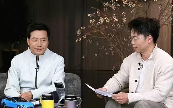 雷军再回应“丢轮保车”：并非简单车轮脱落，系行业成熟解决方案