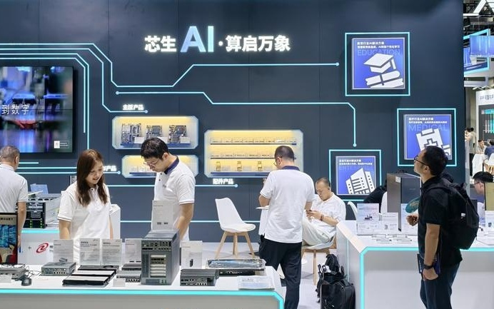 美议员吆喝：谁不买中国的买美国的，补贴