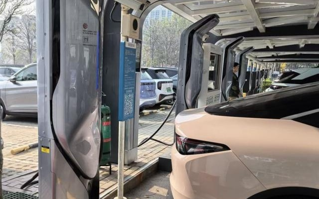 2025年新能源车险保费增长33.88％，理想MEGA新车保费过万