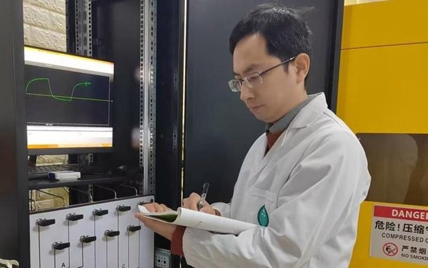 交大教授用论文缅怀亲人,“吹口气检测癌症”成果登上国际期刊