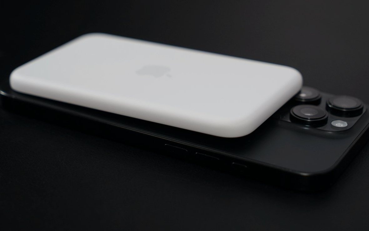 799 元：苹果 iPhone Air 专用 MagSafe 电池上手