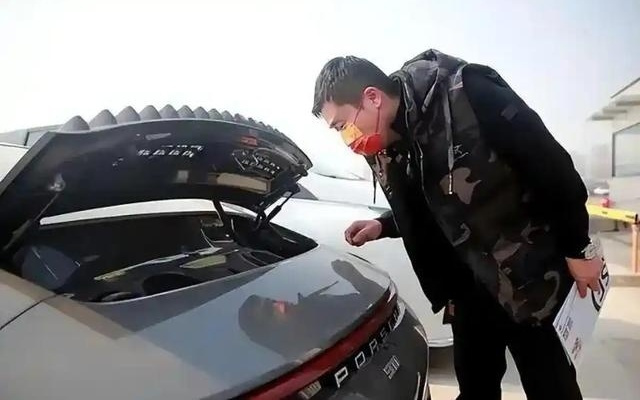 保时捷明年停掉全国尊享充电网，洛阳门店已先行关闭