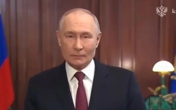 人社部：正研究措施发挥人工智能创造新岗位，将推出一批适合大龄劳动者的技能培训项目