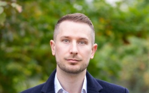 马斯克身边的男人快走光了