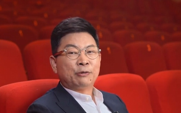 余承东用AI换脸视频提醒警惕电信网络诈骗：不下载、不转账、不共享屏幕