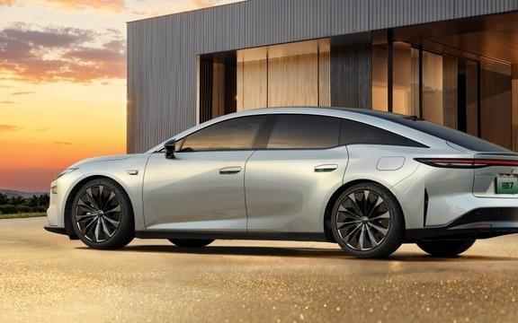 铂智7开启预售，广汽丰田重新定义旗舰纯电家轿