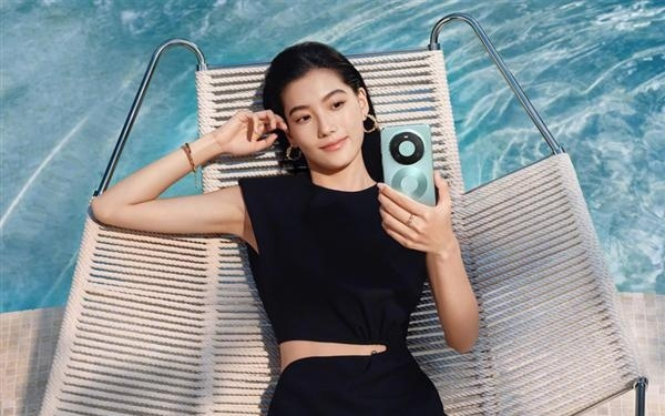 余承东亲测有效：华为Mate 80 Pro Max屏幕太阳下也能看清