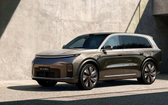 理想L9王者归来！55.98万定义极致科技与审美