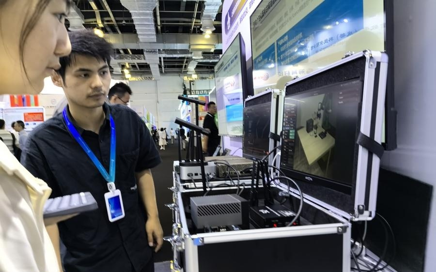 大模型6G盒子、氢电混合机器人、超声脑机接口,上交会名校走上未来产业赛道