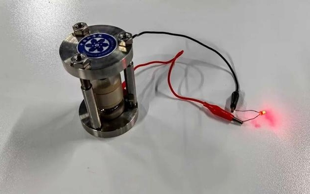 全球首块！中国科学家研制成功