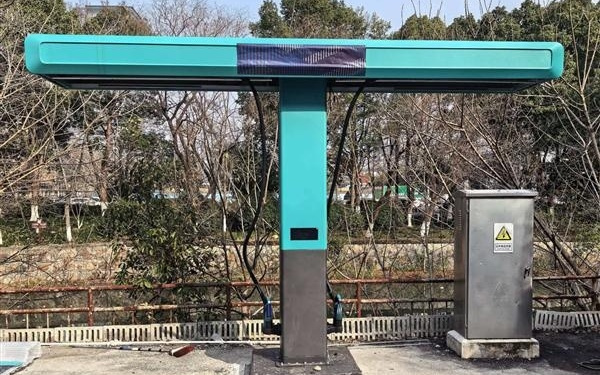 线从天上来 比亚迪大规模安装兆瓦闪充桩:辨识度独一档