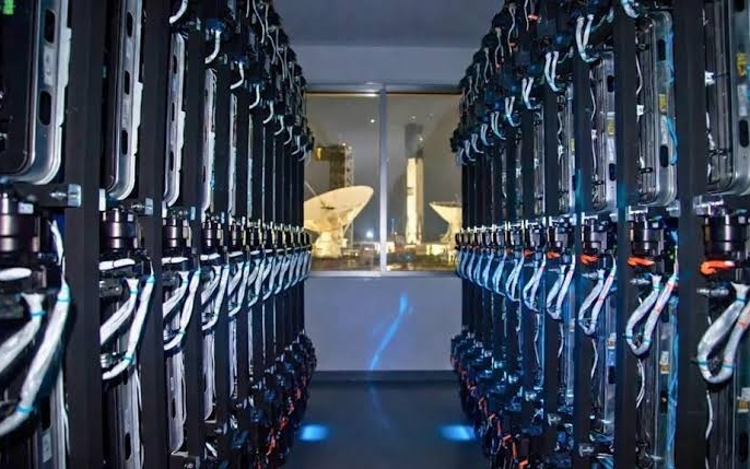 鸿海首度夺下SpaceX AI服务器代工订单,总价高达520亿美元