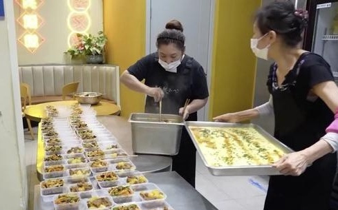 外卖大战，到底在“卷”谁？