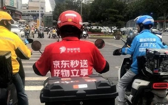 外卖大战彻底疯狂！“一天三顿不超过10元”