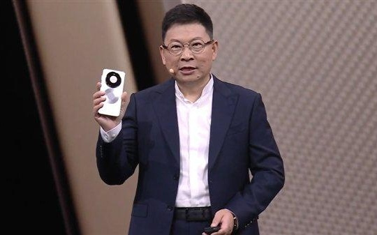 华为要给Mate80装风扇？