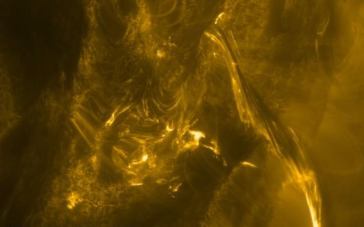 太阳也会“雪崩”？欧空局揭秘耀斑爆发的连锁机制