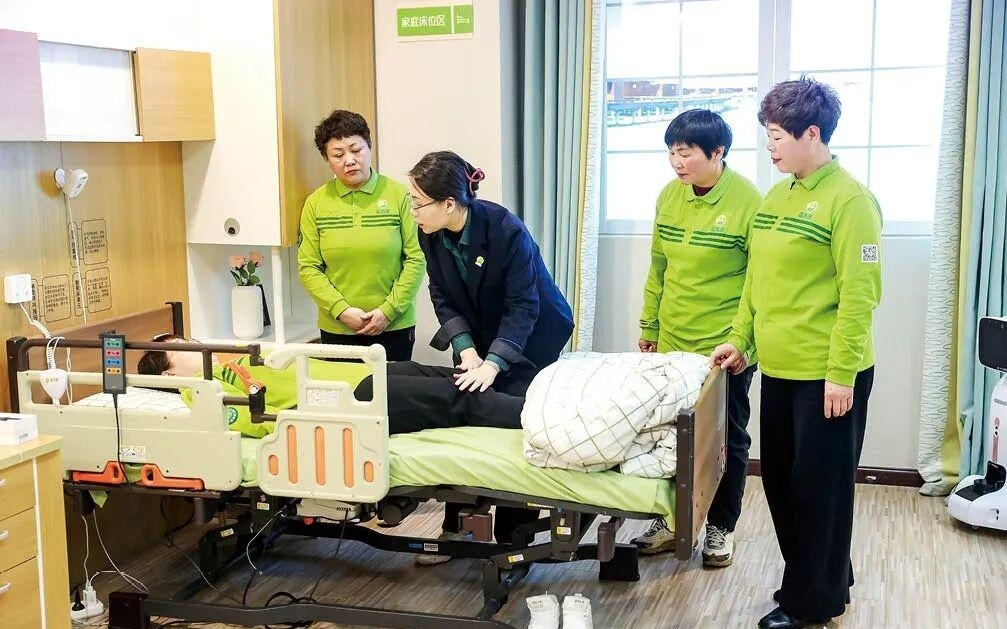 AI时代，上海绘就新型技能人才图谱