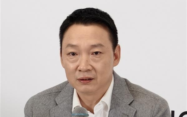 李健放狠话：苹果已经很牛 但荣耀很快将远超所有手机