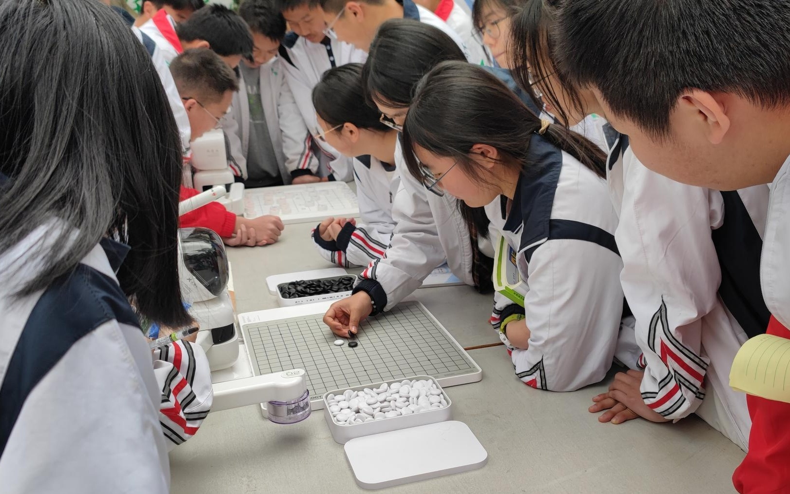 全国机器人大赛零失误击败50组对手，成都这所中学成功摘金