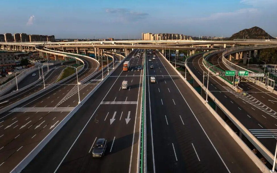 “小蓝灯”照耀回乡路，春运成智能驾驶最佳普及时机 | 电厂