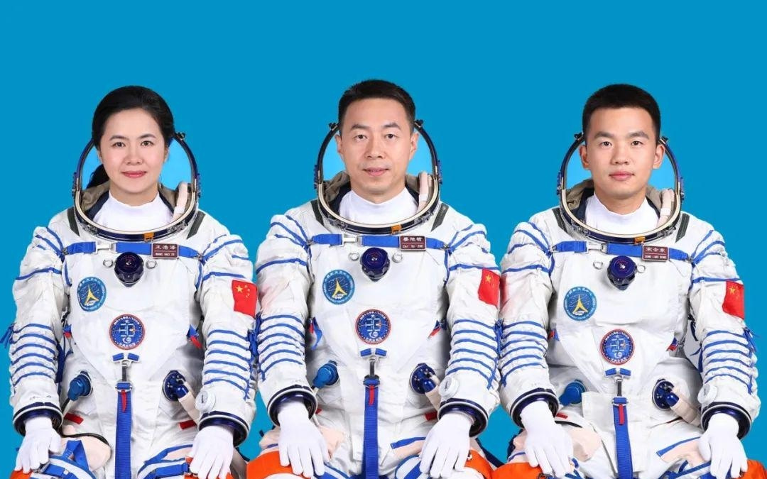 太空驻留 183 天，神舟十九乘组回地球后首次公开亮相