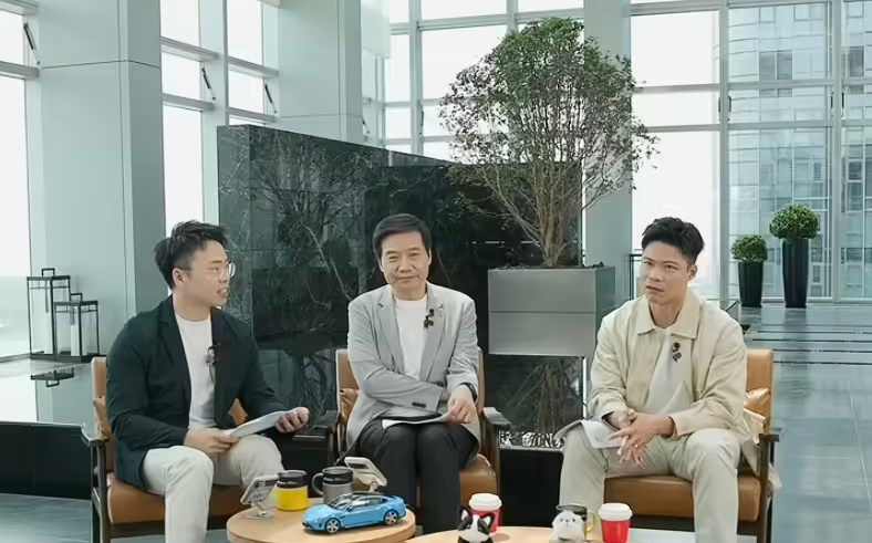 雷军:新一代小米SU7锁单量突破3万辆