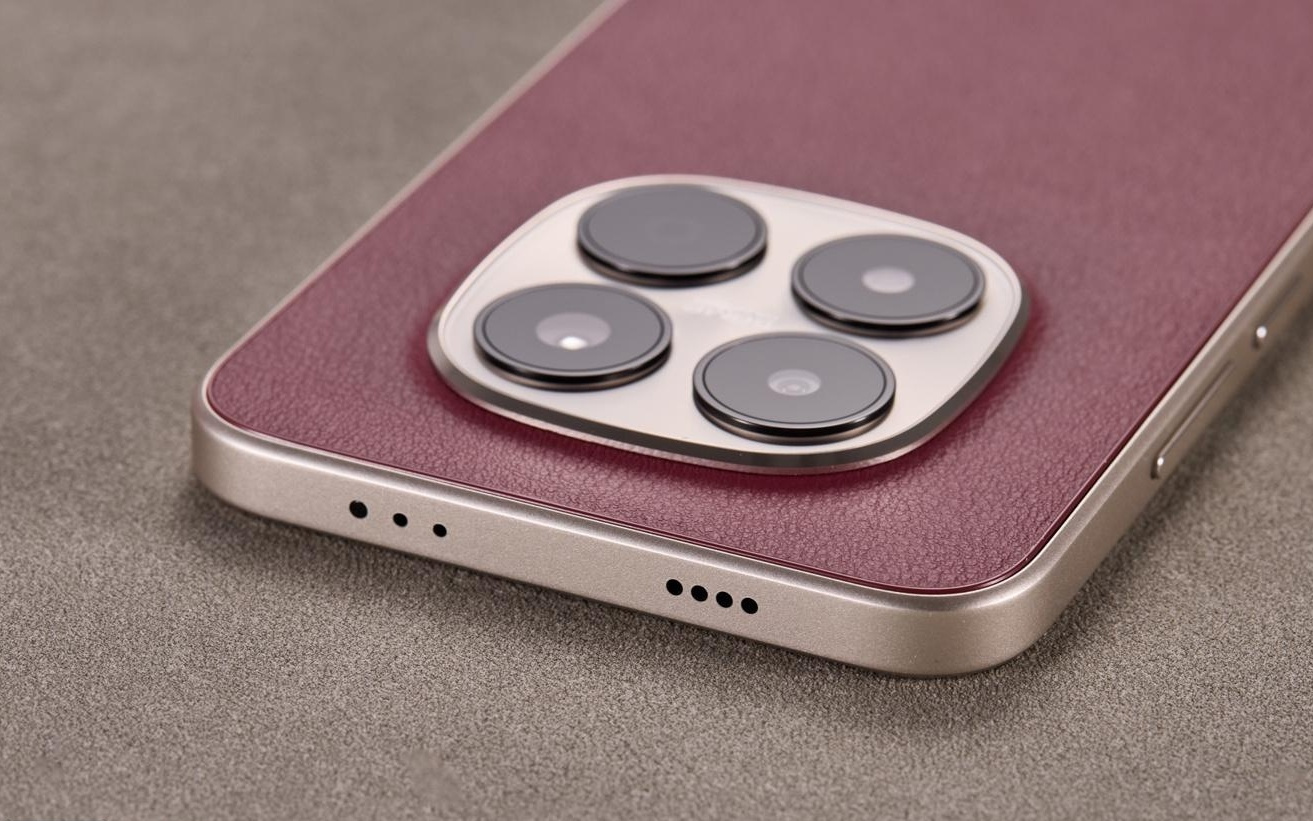 REDMI Note 15 Pro新春版：深邃浓郁高级红，开启2026红运当头