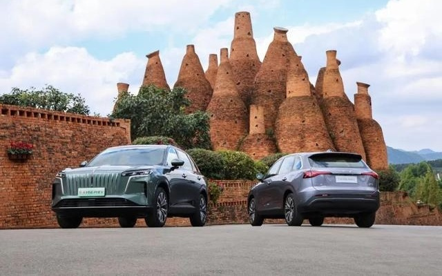 无需妥协的东方豪华，红旗HS6 PHEV重塑大五座SUV价值标杆