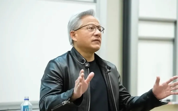 英伟达CEO黄仁勋痛斥将GPU比作核武器，并反对AI芯片出口管制
