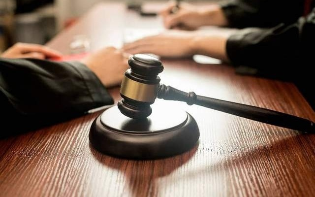 被判违法的AI仲裁案，撕开了技术裁员的遮羞布