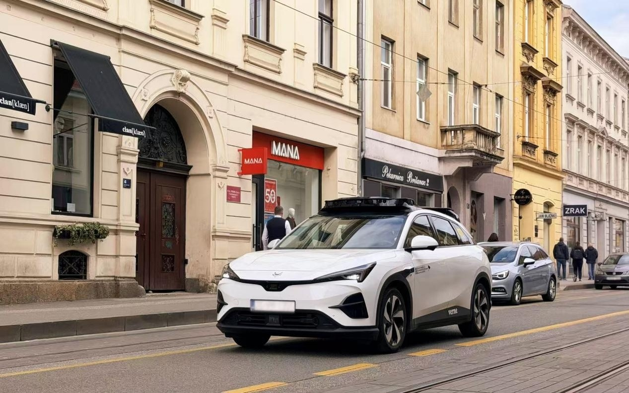 欧洲首个商业化 Robotaxi 落地！小马智行加速出海