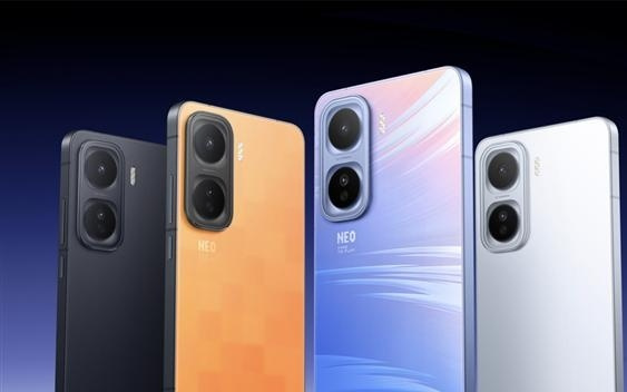 2K屏+7500mAh电池同档唯一！iQOO Neo11发布：2599元起