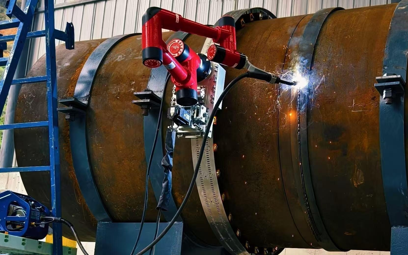 填补国内空白：重庆交大团队研发出环焊机器人，攻克高原焊接难题